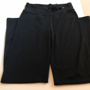 Lululemon Z4 Black Yoga Pants in size 4